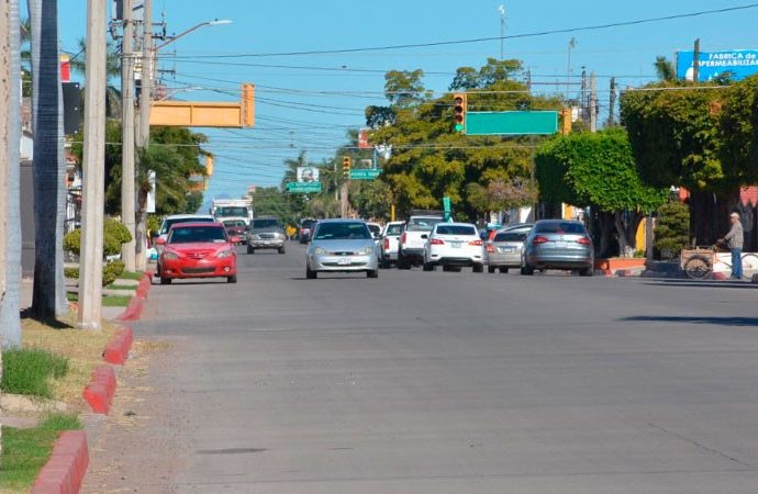 Policías detienen a turista desnudo en Avenida Quintana Roo