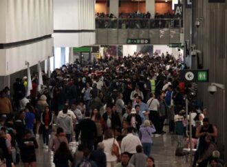 Desde ayer se ha apoyado a los pasajeros de vuelos cancelados con alojamiento y alimentación hasta la reprogramación del próximo vuelo.