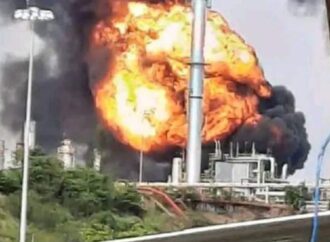 La Secretaría de Protección Civil de Veracruz informó que se registró un incendio en la refinería Lázaro Cárdenas del Río