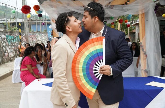 Se celebró la primera boda igualitaria en una comunidad mixe o ayuuk en Oaxaca