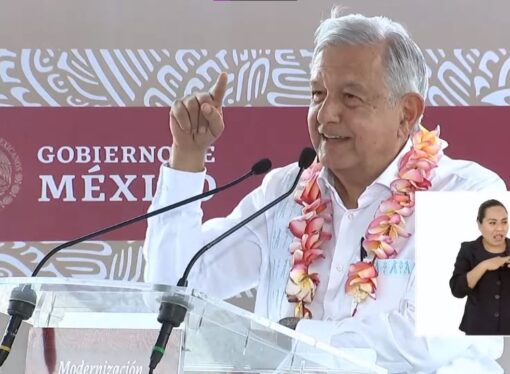 El presidente Andrés Manuel López Obrador supervisó los trabajos de modernización de nuevo Puerto de Salina Cruz, Oaxaca