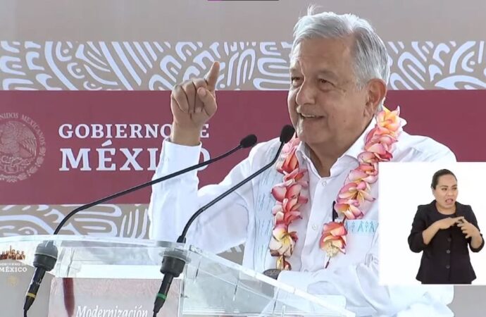 El presidente Andrés Manuel López Obrador supervisó los trabajos de modernización de nuevo Puerto de Salina Cruz, Oaxaca