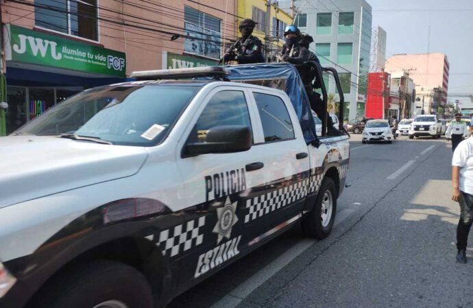 Un grupo de transportistas bloquearon los accesos carreteros que conectan con el principal puerto de entrada y salida de mercancías del país en el litoral del Golfo de México.