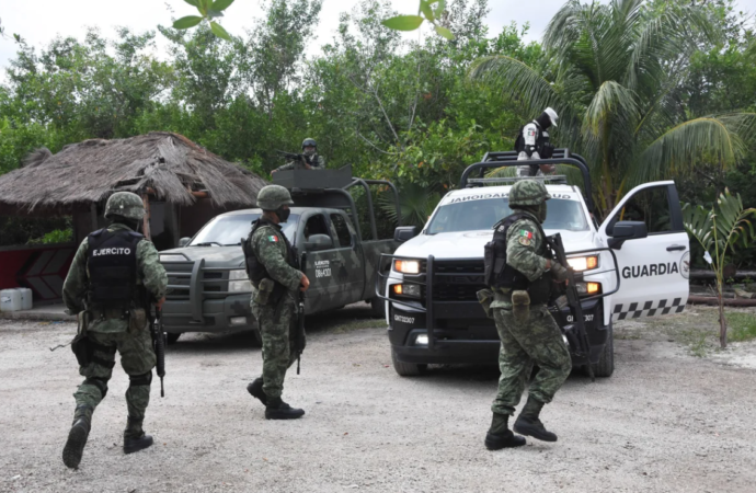 El gobierno de Quintana Roo, mantiene operativo constante en las playas de Cancún.