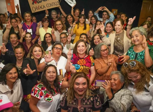 De gira en Oaxaca, la aspirante del Frente Amplio por México a la Presidencia de la República, Xóchitl Gálvez, denunció ser víctima de agresiones por parte de morenistas.