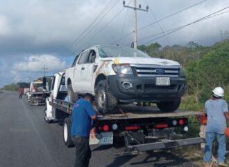 Volcadura de una camioneta que transportaba trabajadores del Tren Maya.