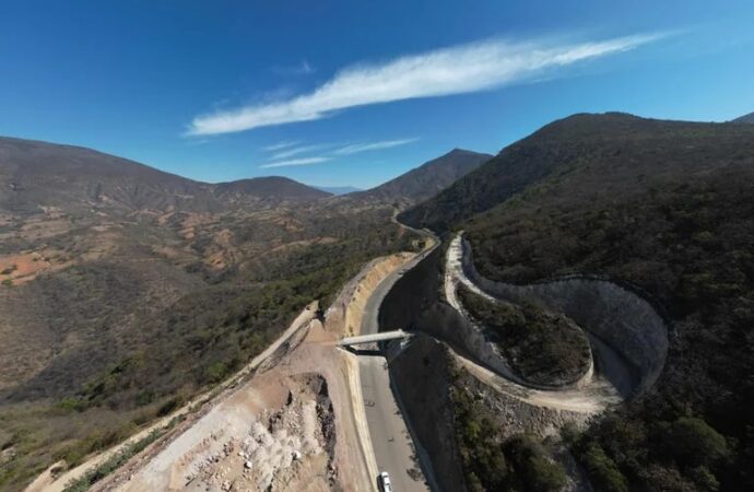 Habrá nueva carretera de Oaxaca a Puerto Escondido