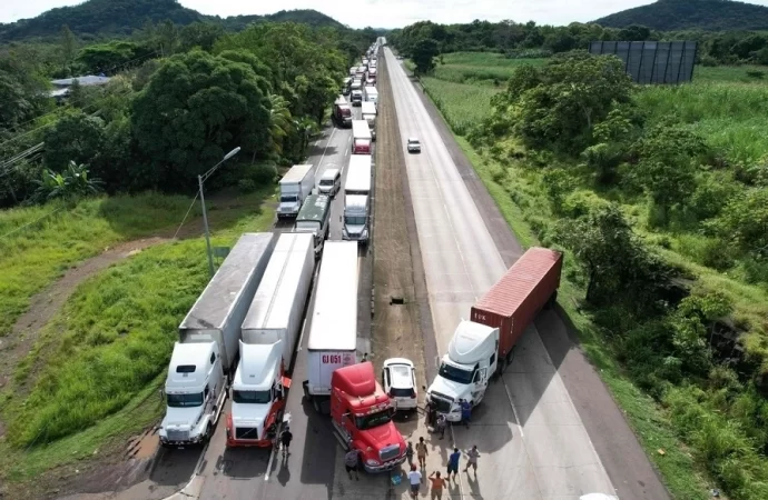 Cartel de Sinaloa bloquea carretera en Chiapas