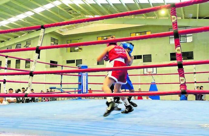 Kevin García gana pelea de box en Oaxaca