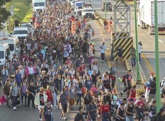 Caravana de migrantes, aumenta a 8 mil personas en su paso por Chiapas