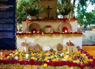 Increíbles adornos y ofrendas por el día de muertos en Oaxaca