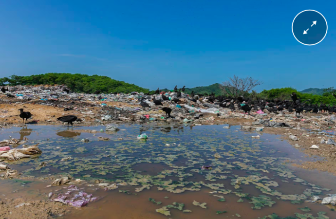 Algunas localidades costeras de Oaxaca, se están llenando de plásticos