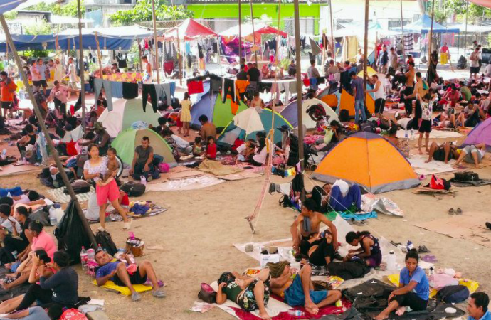 Una caravana migrante decide quedarse en Oaxaca para presionar a las autoridades